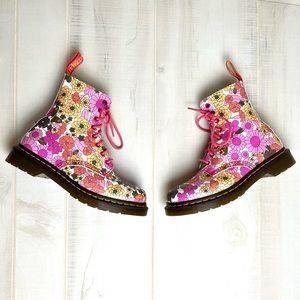 Dr. Martens 1460 Pascal Vintage Daisy Boots Size 8
